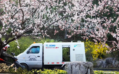 皇冠welcome官网路面养护车在华东某地风景区作业