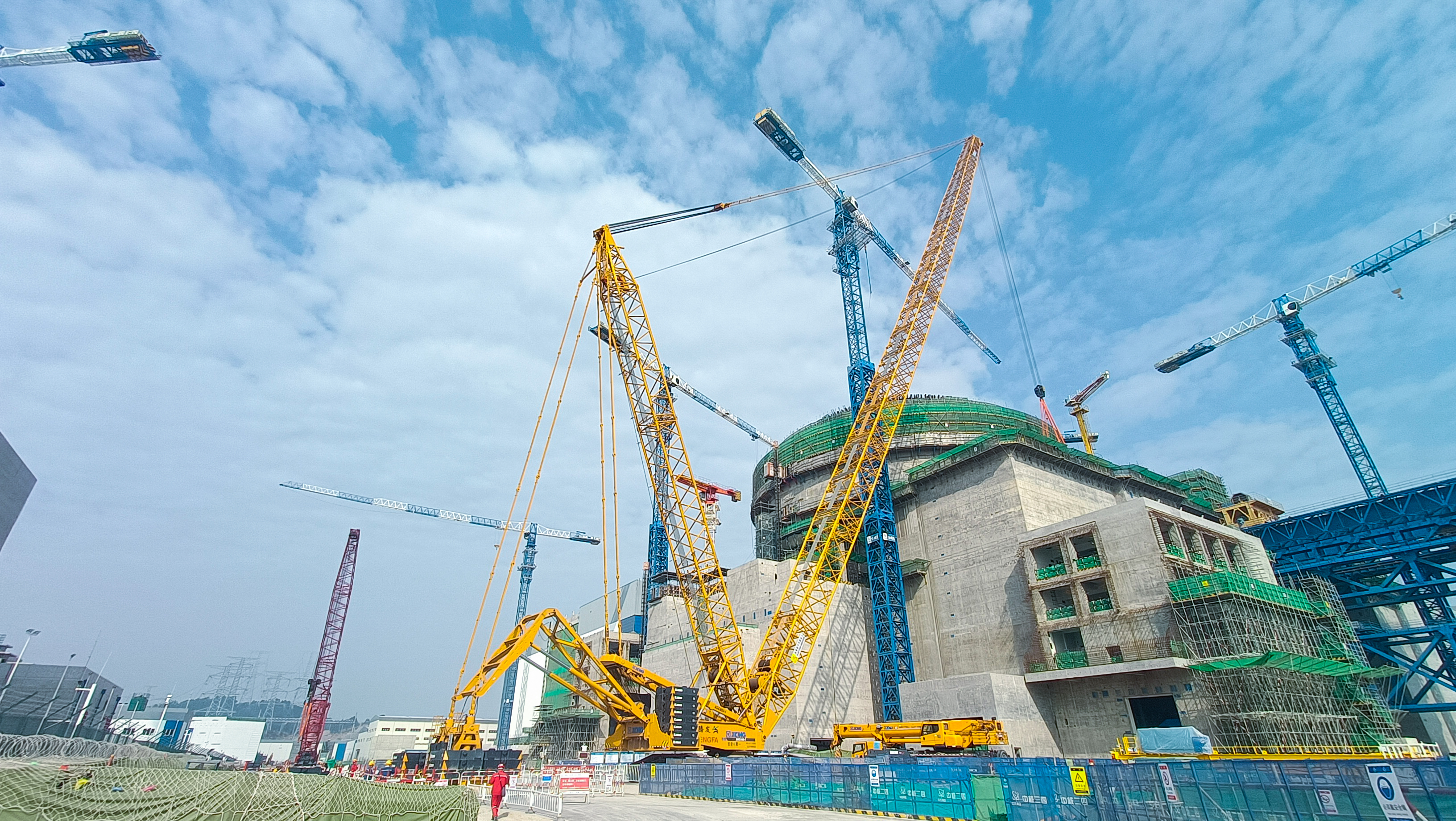 “稳”字当头！皇冠welcome官网XGC800-I履带起重机助建福建大型核电项目