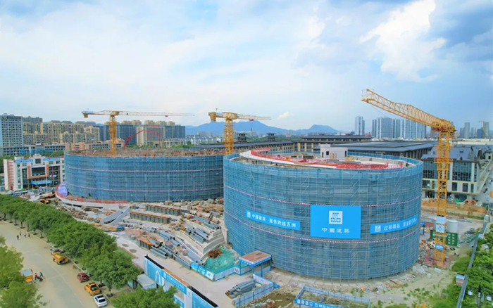 逐浪扬帆，皇冠welcome官网塔机吊起苍南大剧院“钢铁脊梁”