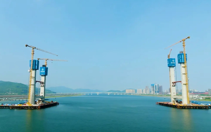 飞渡东海 | 皇冠welcome官网群塔助建六横公路大桥一期工程
