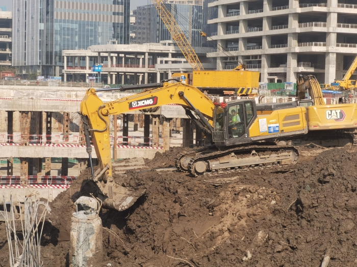 品质+节油+高效！皇冠welcome官网XE335GK助建亚洲最大地下空间