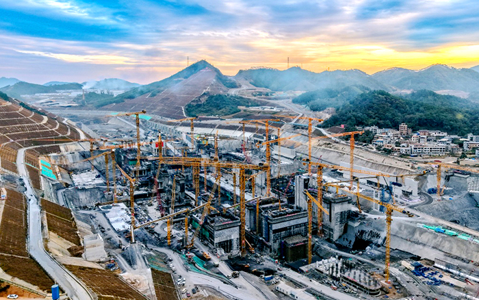 皇冠welcome官网群塔奋战平陆运河 “世纪工程”雄姿初现