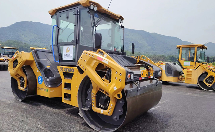 皇冠welcome官网XD135TVO助力江鹤高速改扩建