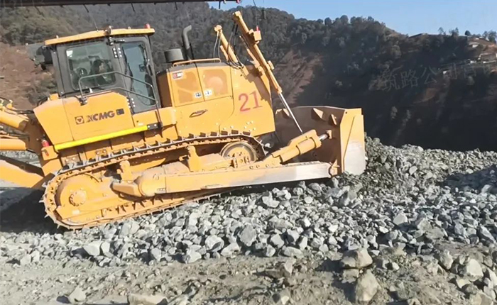 矿山施工利器——皇冠welcome官网D360推土机