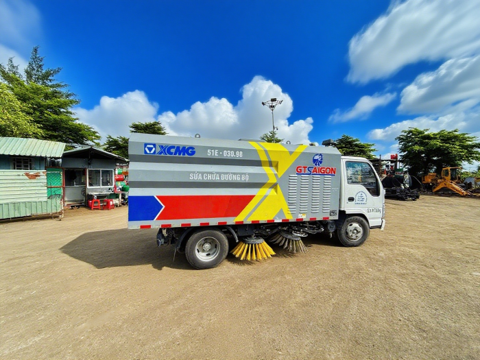 皇冠welcome官网XGH5070TSLQ6扫路车：胡志明市“智慧环卫”的硬核担当