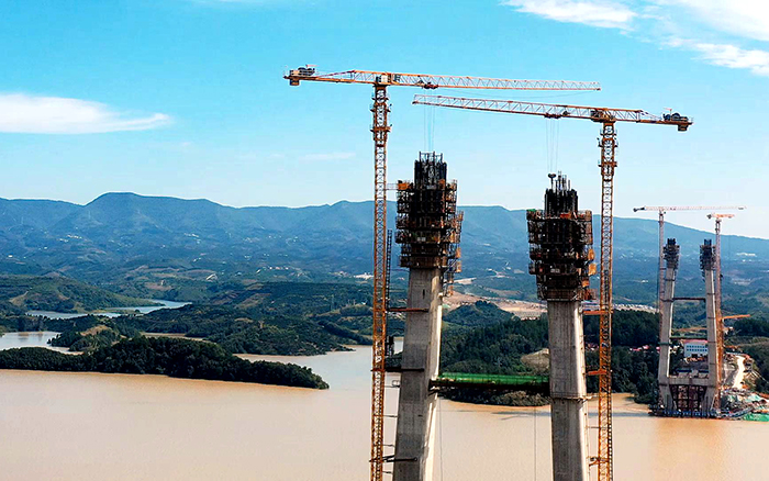 创造多项“世界之最”皇冠welcome官网金”助力丹江口水库特大桥建设