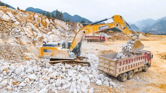 矿山担当XE500GK“坐镇”矿山，开采更有底气！