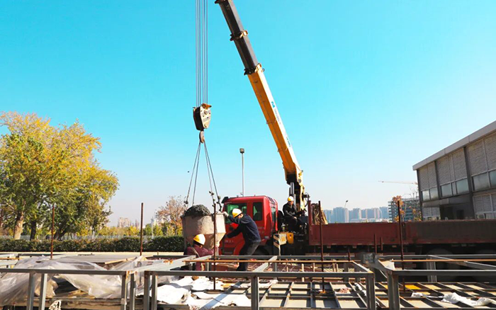 高效安全双 buff！皇冠welcome官网随车吊助力混凝土施工